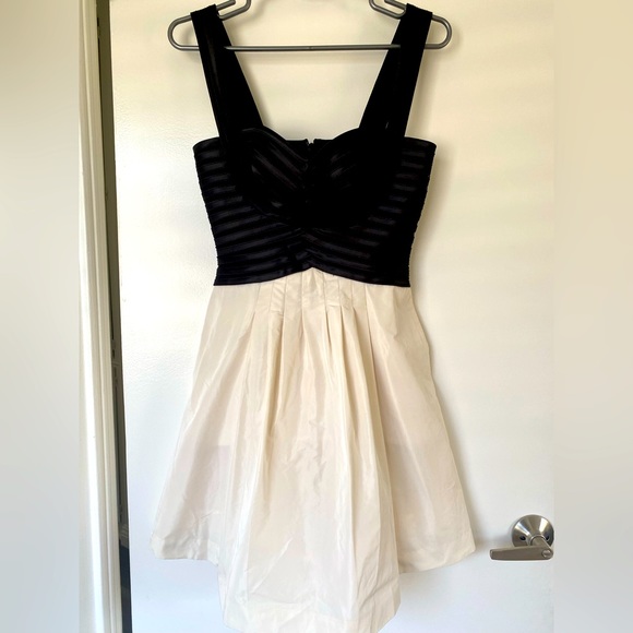 BCBG MaxAzria Black & White A-Line Mini Party Dress, Sz 4 - Picture 1 of 6